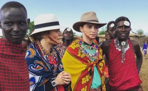 Fırçasında savaşın izlerini taşıyan İranlı ressam yeni sergi hazırlığında