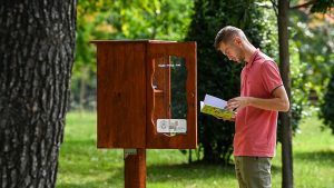 Karadağ’daki parklara seyyar kütüphaneler kuruldu