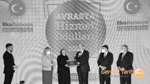 Hamaney’in madalyasını reddeden Şehit Polat Haşimov’un ailesine Avrasya hizmet ödülü