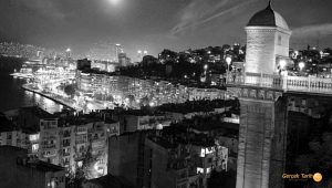 Tarihi yapılar lösemili çocuklar için turuncu ışıklarla aydınlatıldı