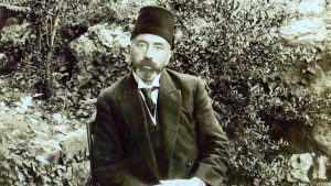 Bir öğretmen modeli olarak Mehmet Âkif