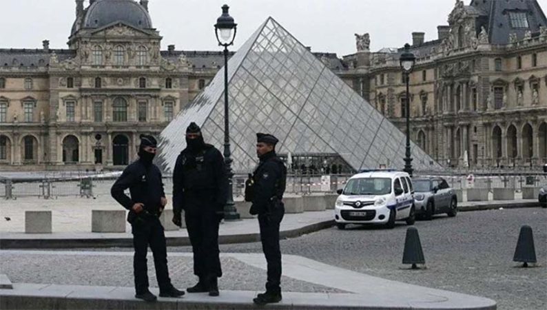 Louvre Müzesi’ni soyan hırsızlar “paha biçilemez” mücevherlerle kayıplara karıştı