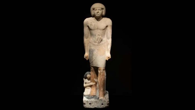 Sakkara’da eşsiz keşif: Antik Mısır’ın ‘Messi’ heykeli gün yüzüne çıktı