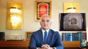 ‘Çingene Kızı’ mozaiğinin kayıp paneli yıllar sonra yeniden Türkiye’de