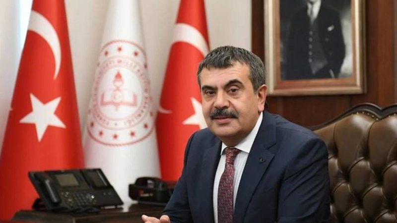 MEB’ten herkesi rahatlatacak karar: Okullara ‘kartlı sistem’ geliyor!
