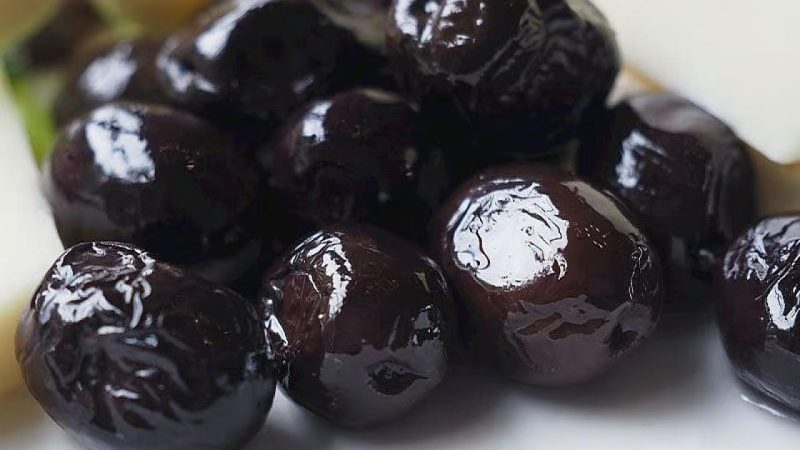 Tanesini 50 liraya satmıştı: Zeytin satıcısına ceza kesildi